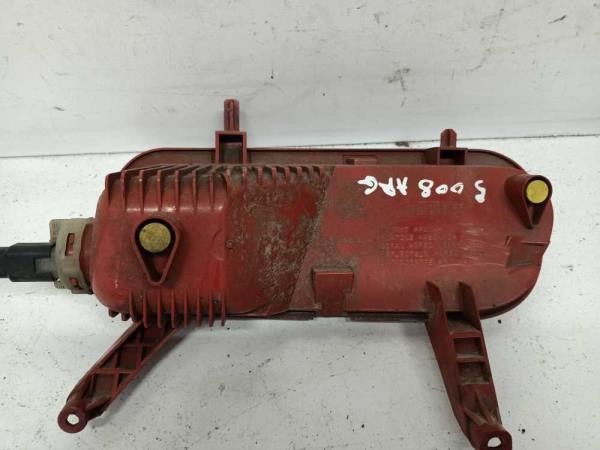 FEU ANTIBROUILLARD ARRIERE PEUGEOT 3008/5008 2009-2016 - Vue 2